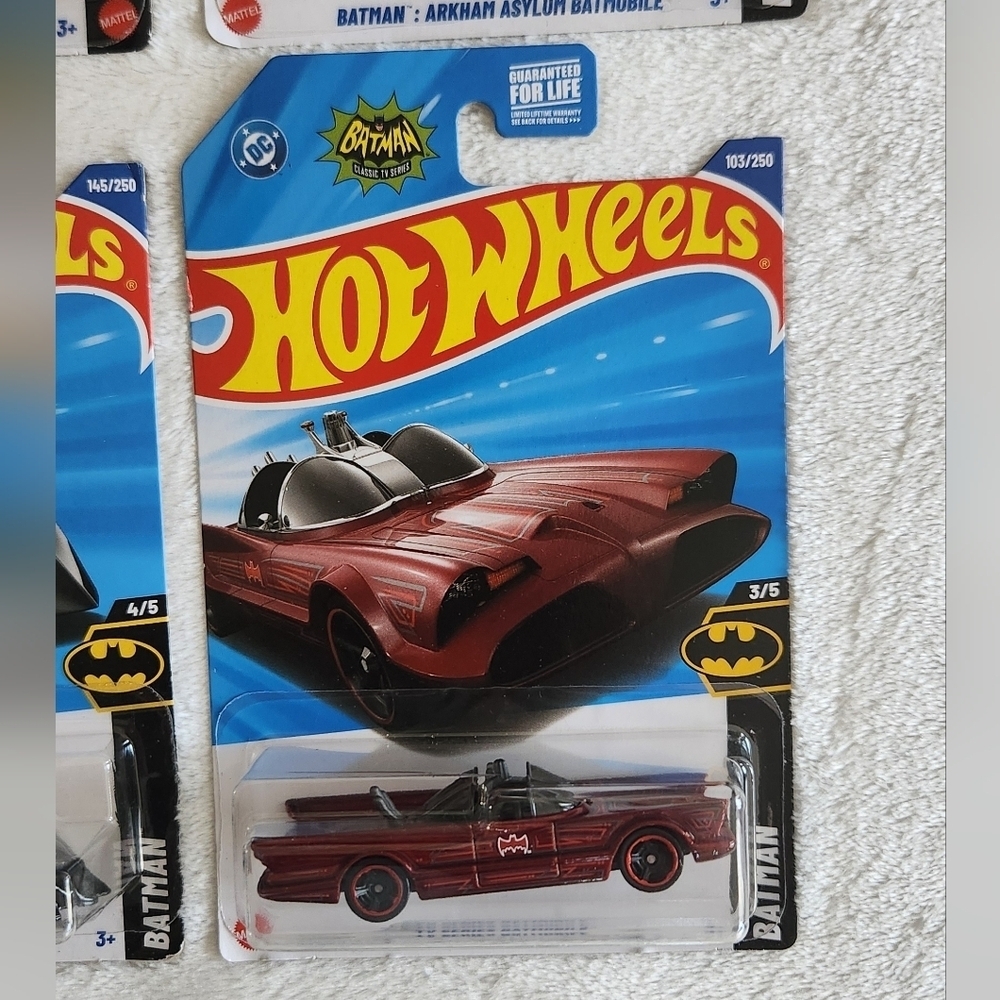 ๐ฆ๐Hot Wheels Batman Batmobile Set โ 4 Cars โ TV & Movie Versions โ NWT - Picture 6 of 16